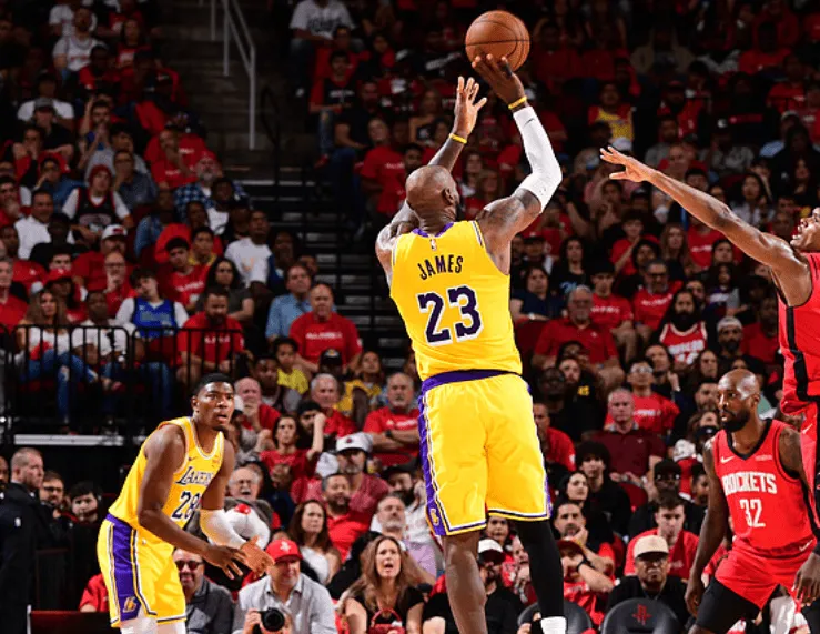 yl7703永利-詹姆斯此前出战40+分钟时连续9场不胜，今日45分钟带队逆转